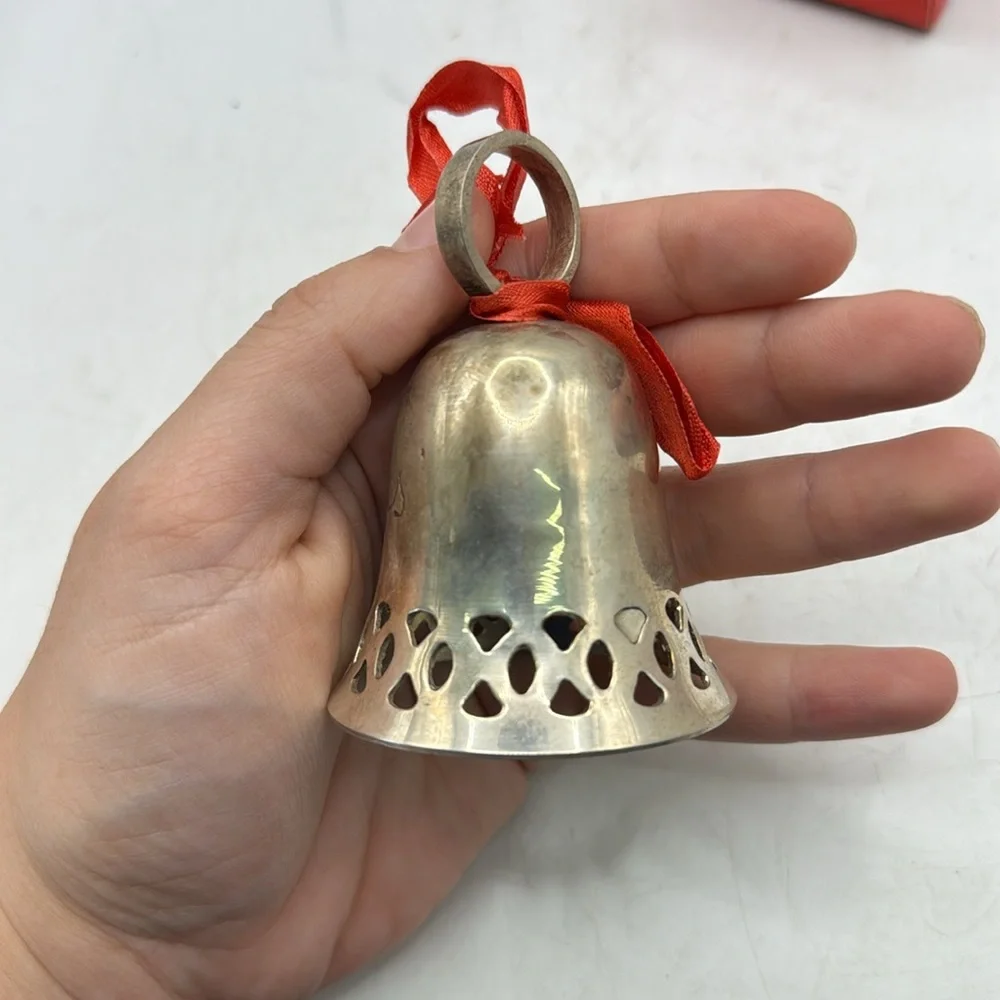 Vintage International Silver Co Silverplated Engraved Christmas 1994 Bell Decor